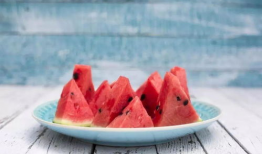 今日立秋勿忘吃瓜,清凉一夏，传统习俗新体验